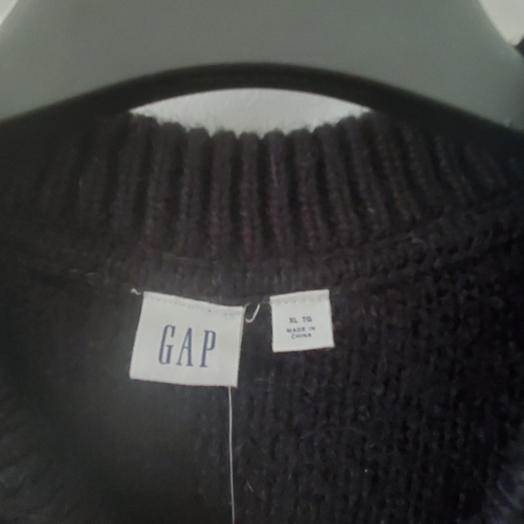 GAP Sweater - Picture 3 of 5